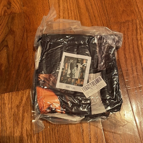 Bedding Nwt Air Sealed Matthew Gray Gubler Blanket Poshmark